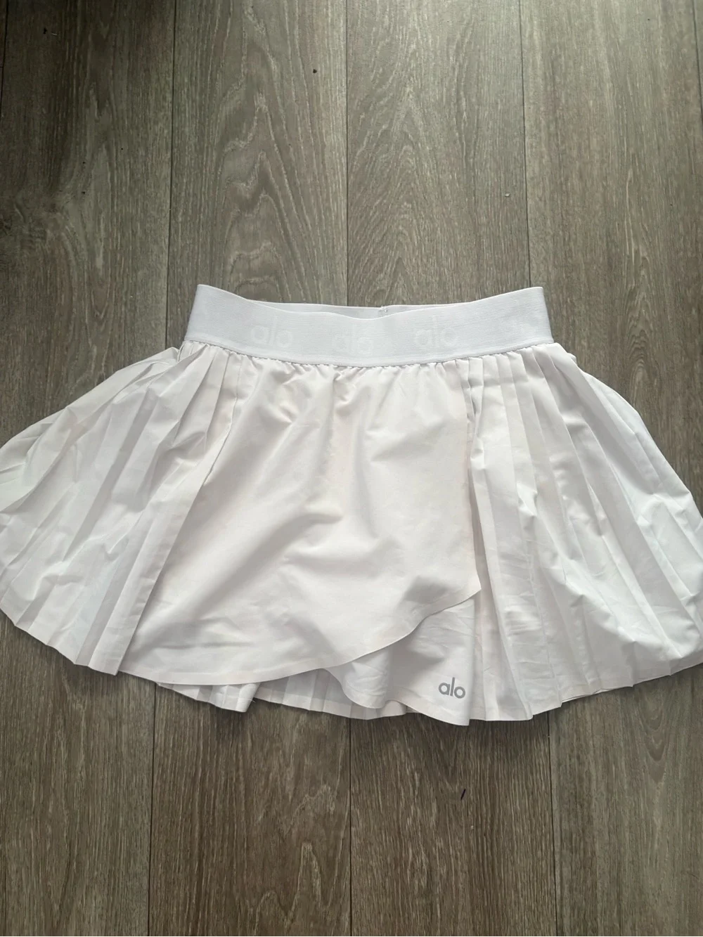 ALO Yoga White Pleated Skater Tennis Skirt